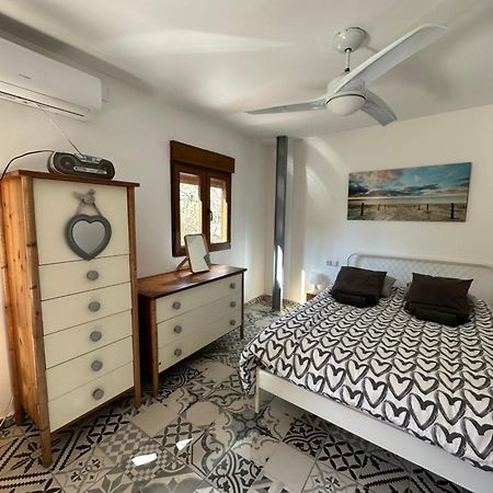 Precioso Apartamento Con A/A En Ruzafa Con Terracita Privada Y Acceso A Un Jardin, Para 2-3 Personas Valenza Esterno foto