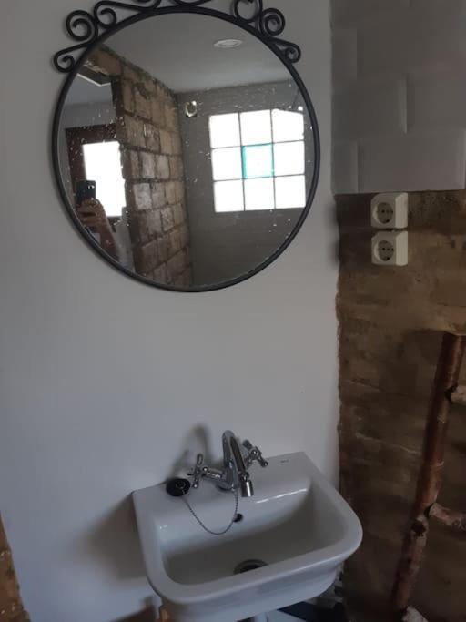 Precioso Apartamento Con A/A En Ruzafa Con Terracita Privada Y Acceso A Un Jardin, Para 2-3 Personas Valenza Esterno foto